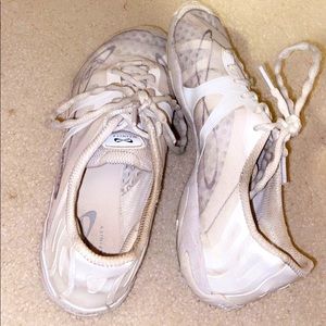 8.5 Nfinity cheer shoes